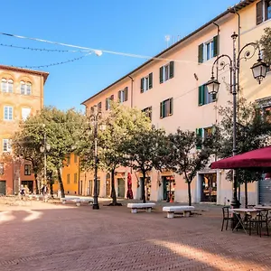 Hostly - La Pera - 2 Bedrooms, Full Center Piza